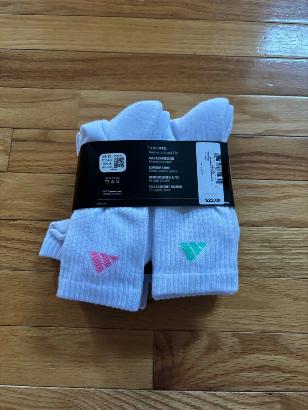 Adidas Women Socks Crew 6-Pairs Brand New - Picture 3 of 4